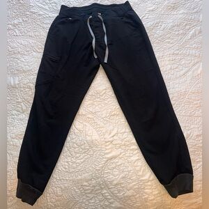 FIGS Women’s Black Zamora Jogger Scrub Pants; Size L